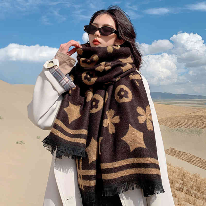 Winter Warm Scarf for Women Floral Pattern Shawl Wrap Soft Large Cashmere Blanket Designer Foulard Bandana Female Luxury Scarves
Winter Warm Scarf for Women Floral Pattern Shawl Wrap Soft Large Cashmere Blanket Designer Foulard Bandana Female Luxury Scarves