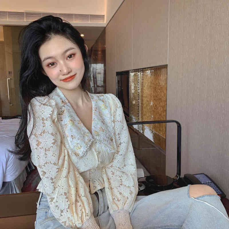 Embroidery Flower Women Crop Blouse Sexy Long Lantern Sleeve Cropped Shirt Female Chic Korean Blouses Elegant Lady Blusas 210519