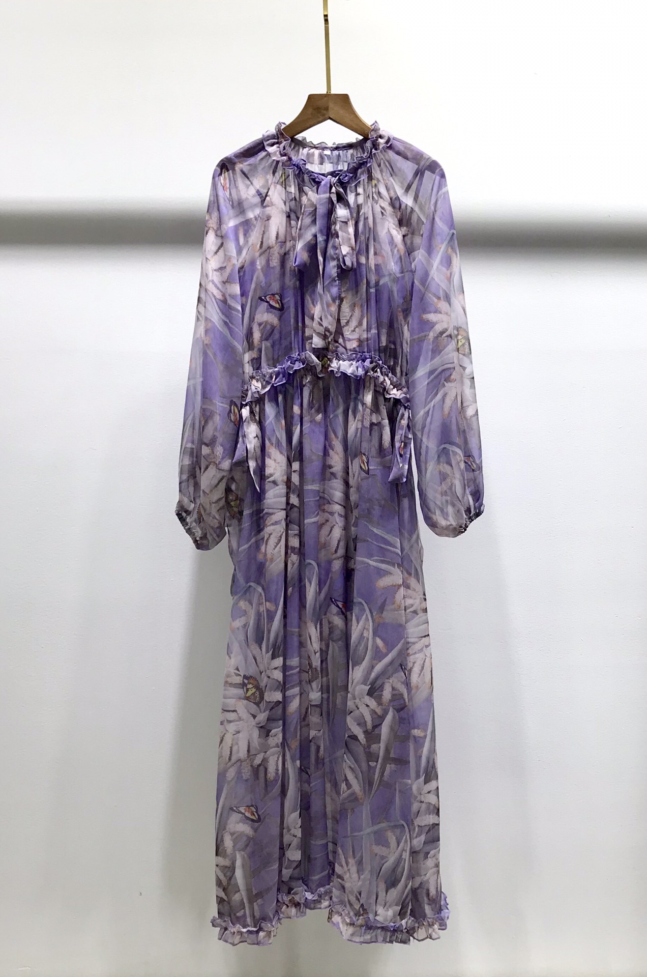Spring 2021 new dress Australian minority design sense lantern sleeve chiffon print aging temperament A-word skirt, Black;gray
Spring 2021 new dress Australian minority design sense lantern sleeve chiffon print aging temperament A-word skirt, Black;gray