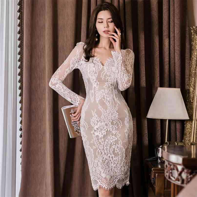 Autumn Sexy Lace Dress Women Elegant V Neck Hollow Out Mesh Long Sleeve Slim Fit Evening Party Bodycon 210603, White
Autumn Sexy Lace Dress Women Elegant V Neck Hollow Out Mesh Long Sleeve Slim Fit Evening Party Bodycon 210603, White
