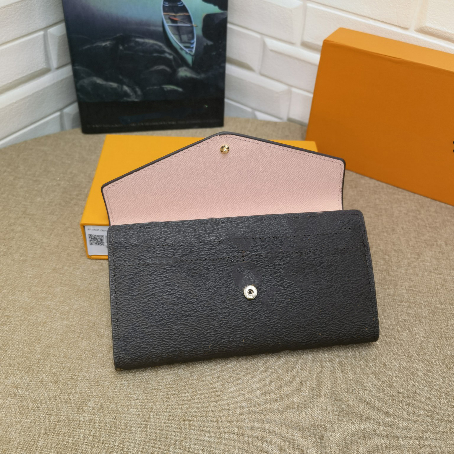 Fashion top quality handbags women purse cards luxury leather designer famous brand long chain letter pattern with boxes size 19-10-2cm M60531
Fashion top quality handbags women purse cards luxury leather designer famous brand long chain letter pattern with boxes size 19-10-2cm M60531