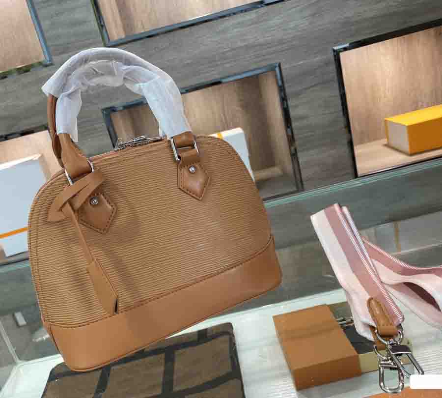 Luxurys Water Ripple Shoulder Bag Designers Lady Shell Bags with Fashion Strap High Quality Women Handbag Purses, Brown
Luxurys Water Ripple Shoulder Bag Designers Lady Shell Bags with Fashion Strap High Quality Women Handbag Purses, Brown