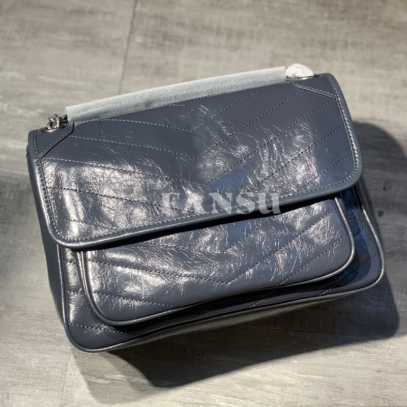 2021 Two-tone fashion woman crossbody Shoulder Bags Chain Leather Fold Single Large Capacity Messenger Bag Oil Wax Plain Stray Postman handBag, Customize contact us
2021 Two-tone fashion woman crossbody Shoulder Bags Chain Leather Fold Single Large Capacity Messenger Bag Oil Wax Plain Stray Postman handBag, Customize contact us