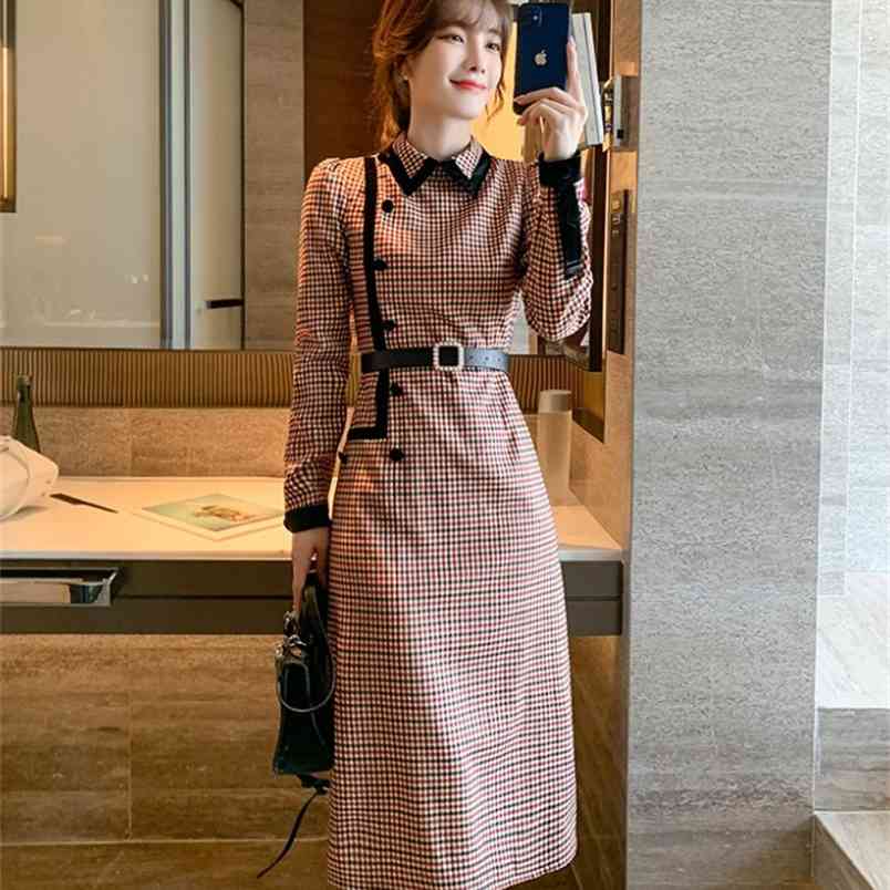 Vintage Plaid Dress Women Spring Fashion Designer Turn-Down Collar Single Breasted Office OL Slim Midi Dresses female 210519, Photo color
Vintage Plaid Dress Women Spring Fashion Designer Turn-Down Collar Single Breasted Office OL Slim Midi Dresses female 210519, Photo color