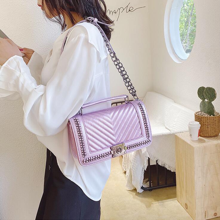 Factory wholesale women bag classic elegant atmosphere check pattern womens shoulder handbag retro leathers chain bags flip leather fashion handbags
Factory wholesale women bag classic elegant atmosphere check pattern womens shoulder handbag retro leathers chain bags flip leather fashion handbags