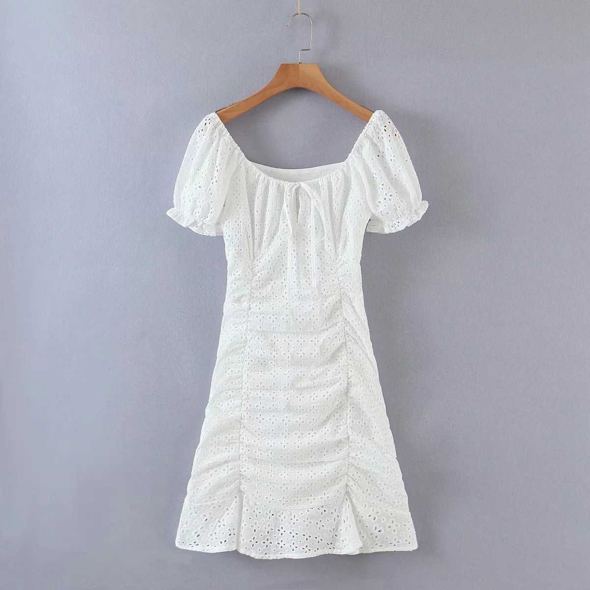 DEAT Women Hollow Out Pleated Ruffles Dress Square Neck Short Sleeve Arrivals Lady Fashion Spring Summer 11D1706 210709