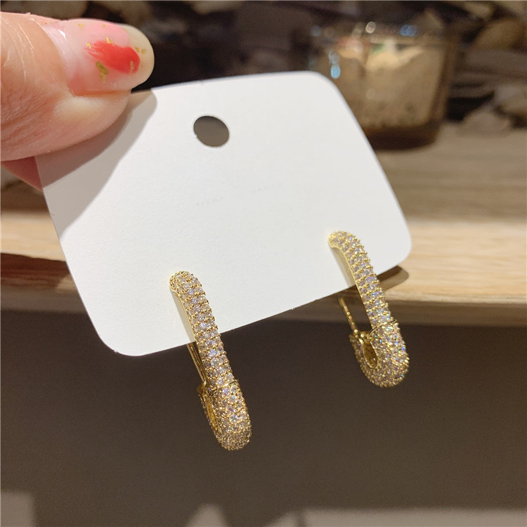 2021 New Trendy Safety Pin Gold Stud Ear studs Charm Lady Rhinestone Glitter Geometric Earrings Jewelry Unusual temperament small Gifts For Women girls AFSHOR
2021 New Trendy Safety Pin Gold Stud Ear studs Charm Lady Rhinestone Glitter Geometric Earrings Jewelry Unusual temperament small Gifts For Women girls AFSHOR