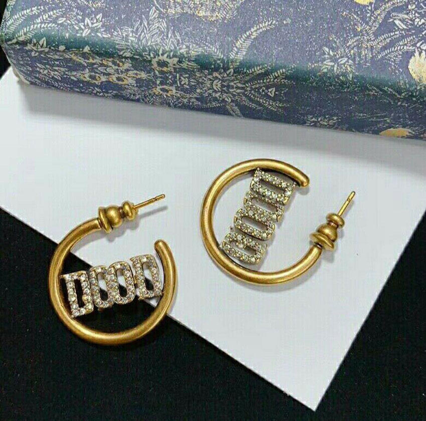 Women Classic Letter Hoop Dangle Earrings Fashion Charm Pendant Brand Earring High Quality Copper Eardrop For Female Lady Luxury Designer Je, Golden;silver
Women Classic Letter Hoop Dangle Earrings Fashion Charm Pendant Brand Earring High Quality Copper Eardrop For Female Lady Luxury Designer Je, Golden;silver