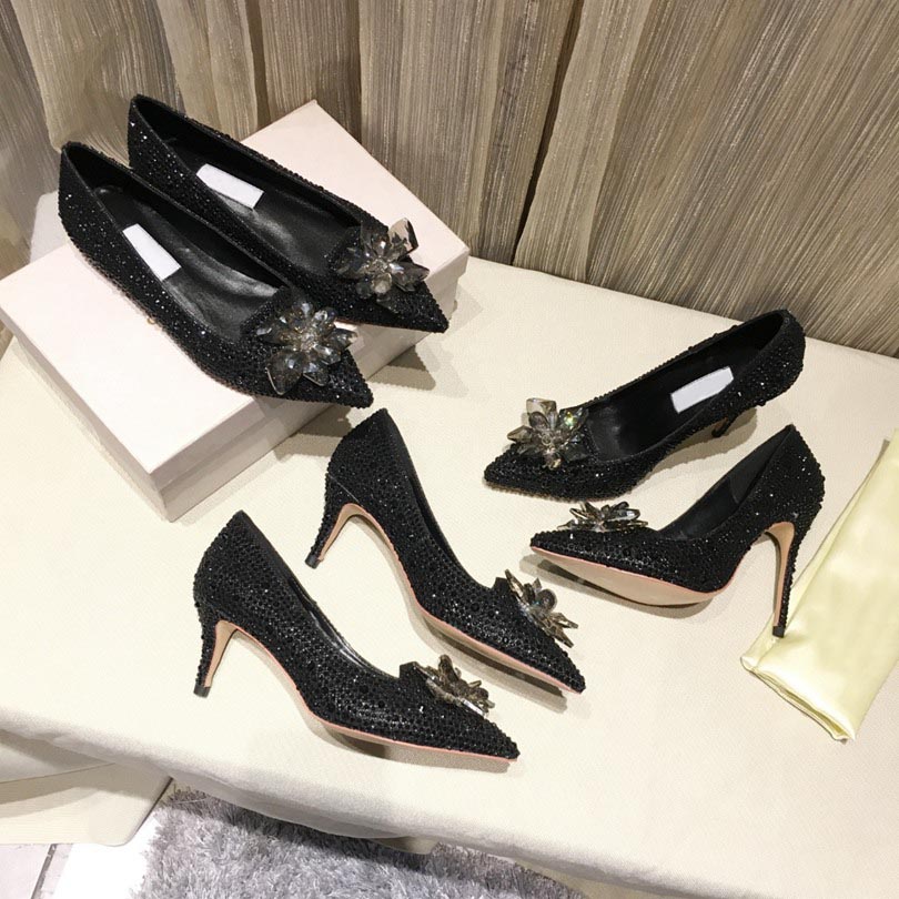 summer women Bridal Rhinestone dress Shoes Grade Cinderella Crystal Shoe With Flower Genuine Leather high heel box Big Small Size 34-42
summer women Bridal Rhinestone dress Shoes Grade Cinderella Crystal Shoe With Flower Genuine Leather high heel box Big Small Size 34-42