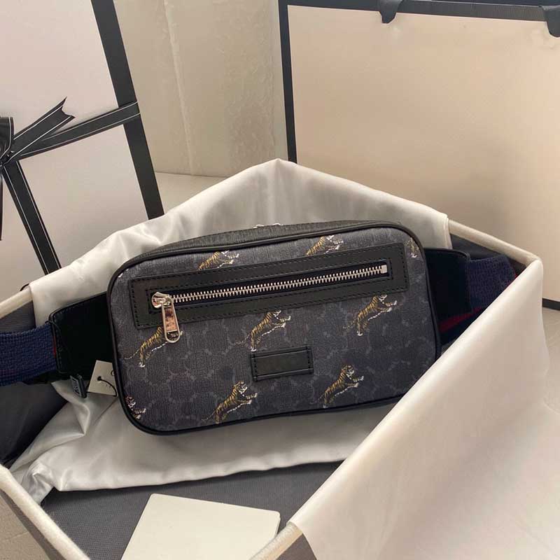 Fashionable Mens Waist Bag Leather Zipper Chest Bags Messenger Designer Classic Shoulder Top Quality Handbag Wallet 474293
Fashionable Mens Waist Bag Leather Zipper Chest Bags Messenger Designer Classic Shoulder Top Quality Handbag Wallet 474293