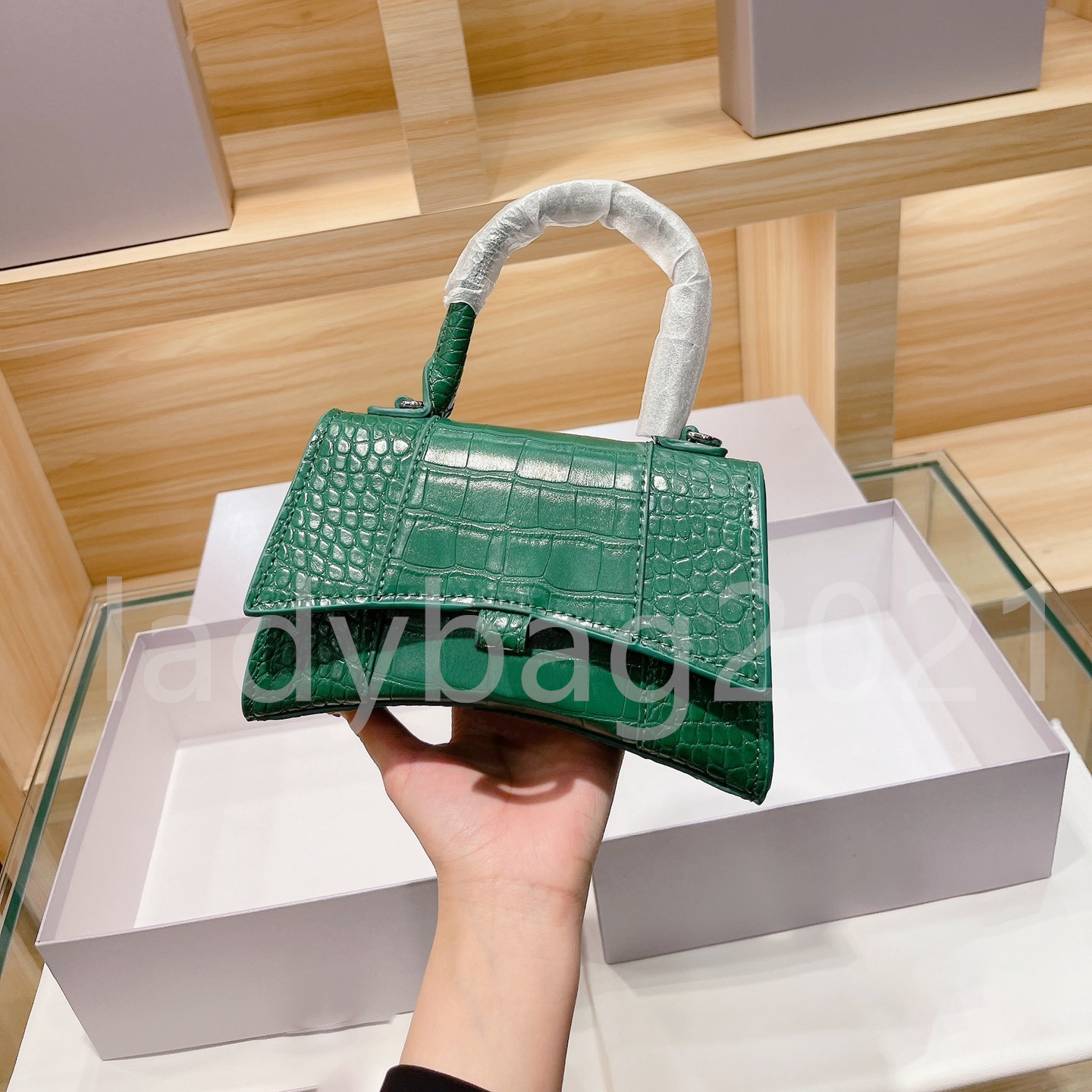 NEW SSS Famous Designer Women Fashion Handbags Shoulder Bags Totes Clutch Bag Cross Body Luxury The Crocodile skin Tartan Handbag Alligator Half Moon Bags Crossbody, Style z
NEW SSS Famous Designer Women Fashion Handbags Shoulder Bags Totes Clutch Bag Cross Body Luxury The Crocodile skin Tartan Handbag Alligator Half Moon Bags Crossbody, Style z