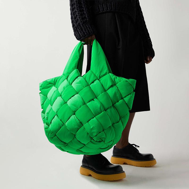 Evening Bags Winter Woven Nylon Padded Tote Handbag Large Capacity Feather Down Quilted Shoulder Bag With Small Phone Purse Luxury Pillow, Black
Evening Bags Winter Woven Nylon Padded Tote Handbag Large Capacity Feather Down Quilted Shoulder Bag With Small Phone Purse Luxury Pillow, Black