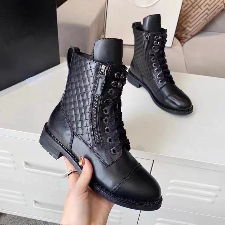 Latest Designer women's boots hot sales leather non slip rubber sole luxury comfort exquisite technology high quality size for 35-42, Black
Latest Designer women's boots hot sales leather non slip rubber sole luxury comfort exquisite technology high quality size for 35-42, Black
