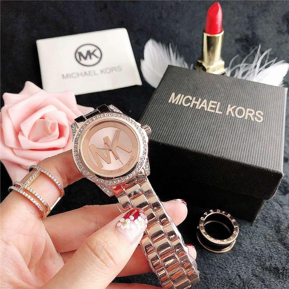 2021 Luxury M brand gold watch casual women watches diamond case K fashion dressing designer stainless steel strap quartz movement, Slivery;brown
2021 Luxury M brand gold watch casual women watches diamond case K fashion dressing designer stainless steel strap quartz movement, Slivery;brown