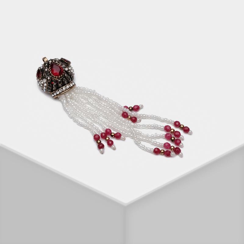 Pins, Brooches XZ30961-E43 Amorita Boutique Vintage Court Crown Fringed Brooch, Gray
Pins, Brooches XZ30961-E43 Amorita Boutique Vintage Court Crown Fringed Brooch, Gray