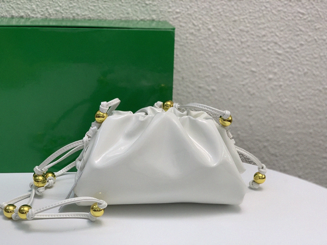 ale Bvs horn fashion simple and versatile cowhide underarm bag pleated cloud Woven Crossbody Bag wan o87B#
ale Bvs horn fashion simple and versatile cowhide underarm bag pleated cloud Woven Crossbody Bag wan o87B#