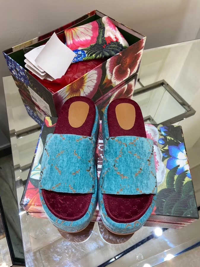 Woman Digner Sandals Slippers Gg
cc Cd Fashion Beach Thick Bottom Slipper Classic Platform Alphabet Lady Sandal Leather High Heel
Woman Digner Sandals Slippers Gg
cc Cd Fashion Beach Thick Bottom Slipper Classic Platform Alphabet Lady Sandal Leather High Heel