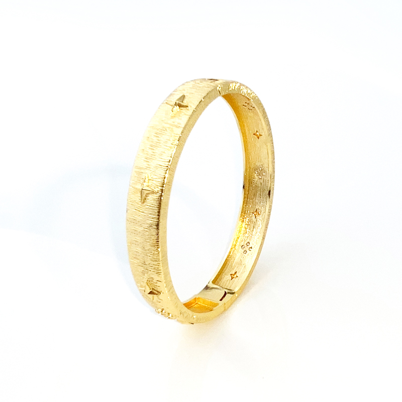 Classic Design Bridal Wedding Bangle Woman Copper Zircon Flower Stars Love Gold Bracelet For Women Personalized Fashion Charm Pretty Jewelry Wholesale
Classic Design Bridal Wedding Bangle Woman Copper Zircon Flower Stars Love Gold Bracelet For Women Personalized Fashion Charm Pretty Jewelry Wholesale