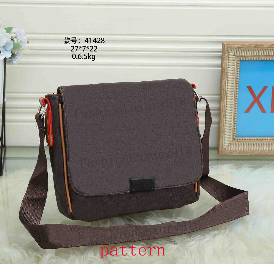 2022 Factory Outlet Mens Messenger Bag PU Leather Designer Bags Black Briefcases Brand Crossbody Shoulder Purses with Small Purse Fashion Style
2022 Factory Outlet Mens Messenger Bag PU Leather Designer Bags Black Briefcases Brand Crossbody Shoulder Purses with Small Purse Fashion Style