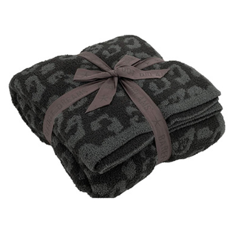 

Designer Woolen Blanket Woven Knitted Leopard Print Jacquard Half Fleece Cover Blankets