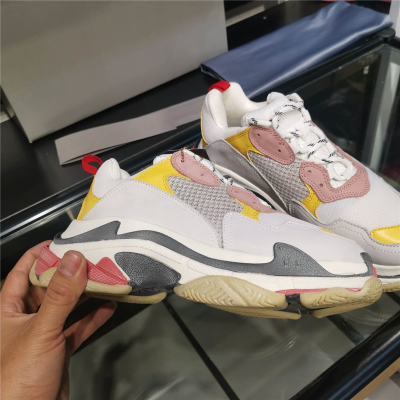 Designer Luxury Triple S Paris men Casual Shoes dad shoes vintage platform sneakers black paris Runners Trainers Sneakers With Box, Don't pay it
Designer Luxury Triple S Paris men Casual Shoes dad shoes vintage platform sneakers black paris Runners Trainers Sneakers With Box, Don't pay it