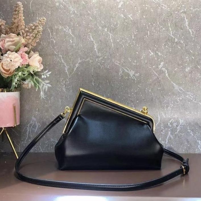 2022 Designer ffirst handbags clutch shoulder bags Crossbody purse fashion handbag lady purses card holder evening bag First messenger women
2022 Designer ffirst handbags clutch shoulder bags Crossbody purse fashion handbag lady purses card holder evening bag First messenger women