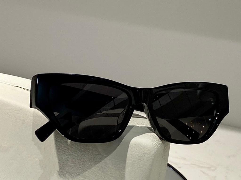 Ladies Sunglasses Summer Style Anti-UV 4383 Retro Plate Full Frame Fashion Glasses Random, White;black
Ladies Sunglasses Summer Style Anti-UV 4383 Retro Plate Full Frame Fashion Glasses Random, White;black
