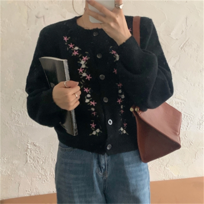 Vintage Floral Embroidered Korean Cardigan Sweater Women Single Breasted O-neck Tops Elegant Fashion Ladies Jumper 210514