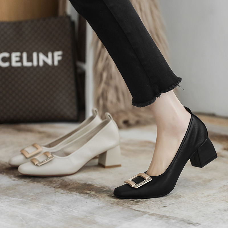 Sandals Fashion single shoes casual soft shallow mouth granny women thick heel Korean leather 616-6 XVVH, 1# shoe box
Sandals Fashion single shoes casual soft shallow mouth granny women thick heel Korean leather 616-6 XVVH, 1# shoe box