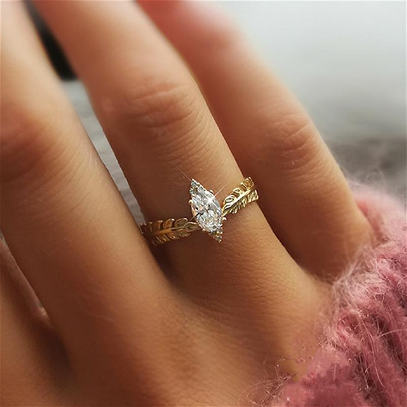 Wedding Rings Visisap Unique Gold Color Leaf Crown Marquise Zircon Engagement For Women Sweet Cute Simple High Quality Ring F146
Wedding Rings Visisap Unique Gold Color Leaf Crown Marquise Zircon Engagement For Women Sweet Cute Simple High Quality Ring F146