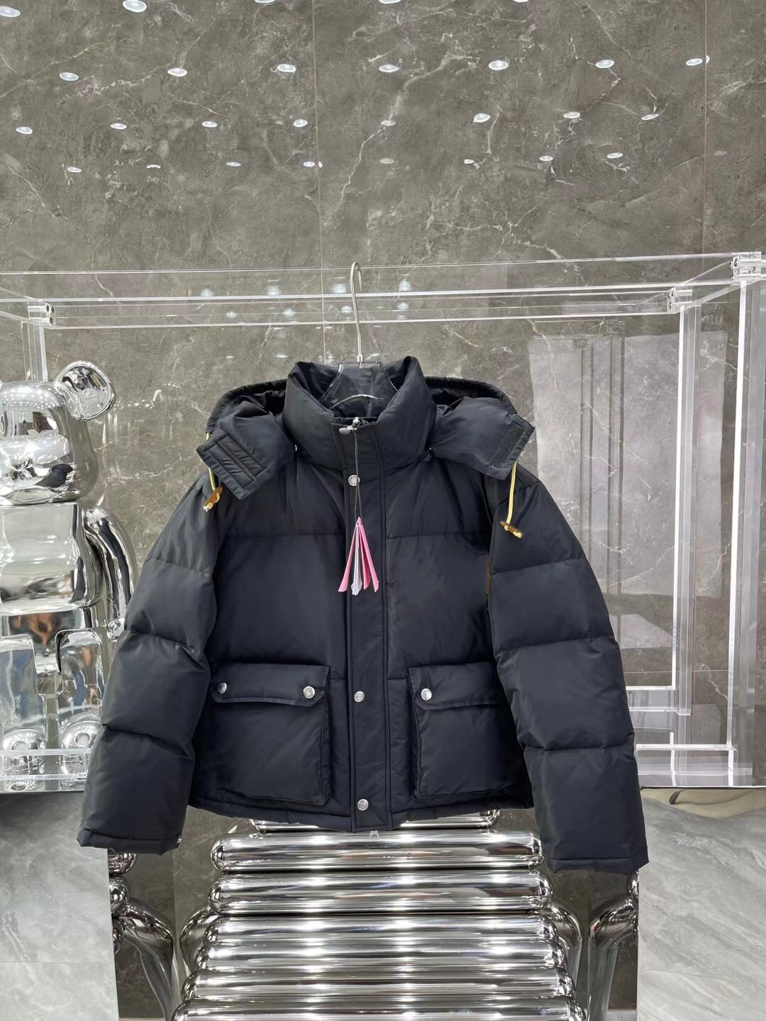 2021 Winter mens Down jacket designers clothes womens Jackets Long Sleeve Letter Printed with Hooded Men Women high quality Fashion Clothing ax3, Black
2021 Winter mens Down jacket designers clothes womens Jackets Long Sleeve Letter Printed with Hooded Men Women high quality Fashion Clothing ax3, Black