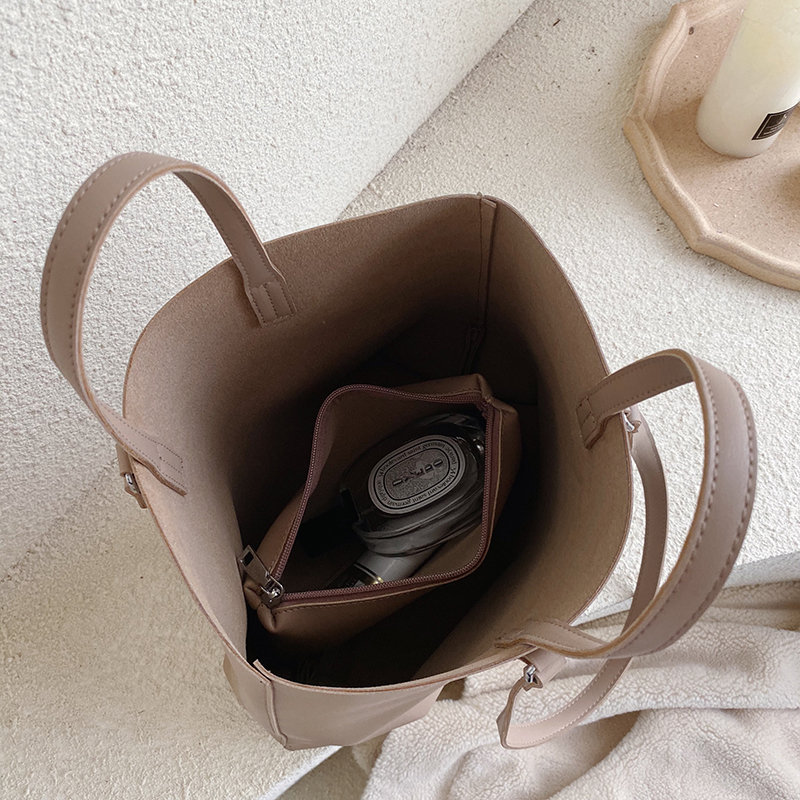 High Capacity PU Leather Tote Bags For Women 2020 Composite Lady Travel Crossbody Shoulder Female Simple Handbags, Black
High Capacity PU Leather Tote Bags For Women 2020 Composite Lady Travel Crossbody Shoulder Female Simple Handbags, Black