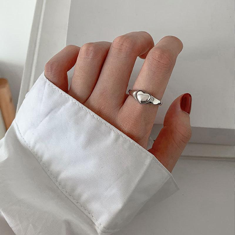 Vintage Sterling Silver Color Bear Rings Punk Letter Open Design Finger For Women Men Girl Jewelry Gifts Drop Wholesale Cluster
Vintage Sterling Silver Color Bear Rings Punk Letter Open Design Finger For Women Men Girl Jewelry Gifts Drop Wholesale Cluster