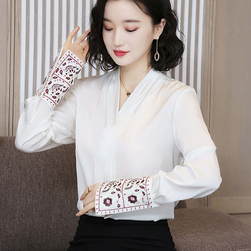 Korean Silk Women Shirts Women Satin Blouse Shirt Plus Size Elegant Woman Long Sleeve Embroidery Blouses Womens Tops and Blouses 210323