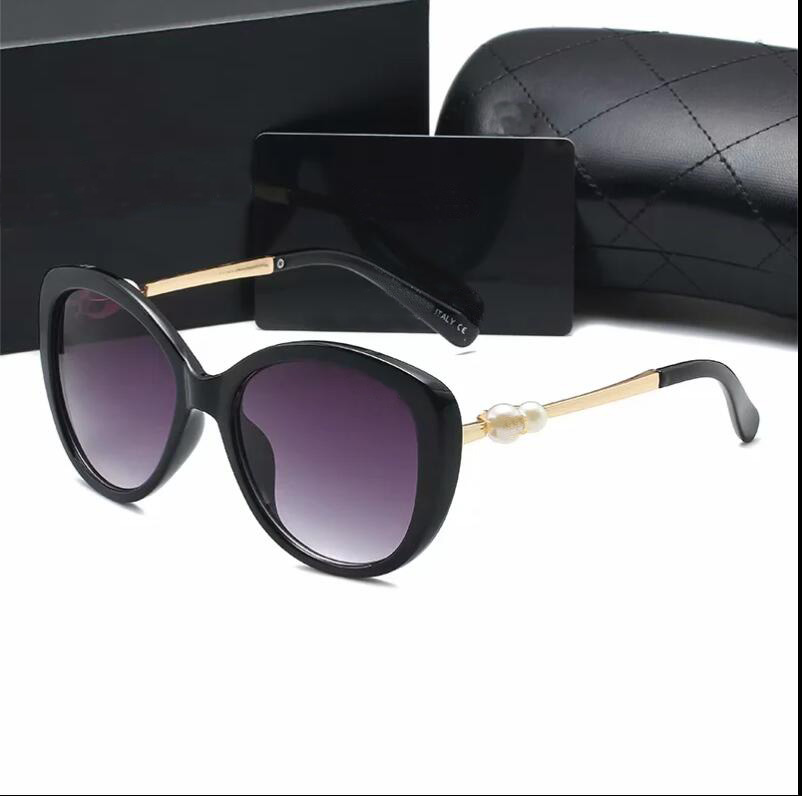 European and American men women design luxury 2039 sunglasses for stylish classic UV400 high quality summer outdoor driving beach leisure, White;black
European and American men women design luxury 2039 sunglasses for stylish classic UV400 high quality summer outdoor driving beach leisure, White;black