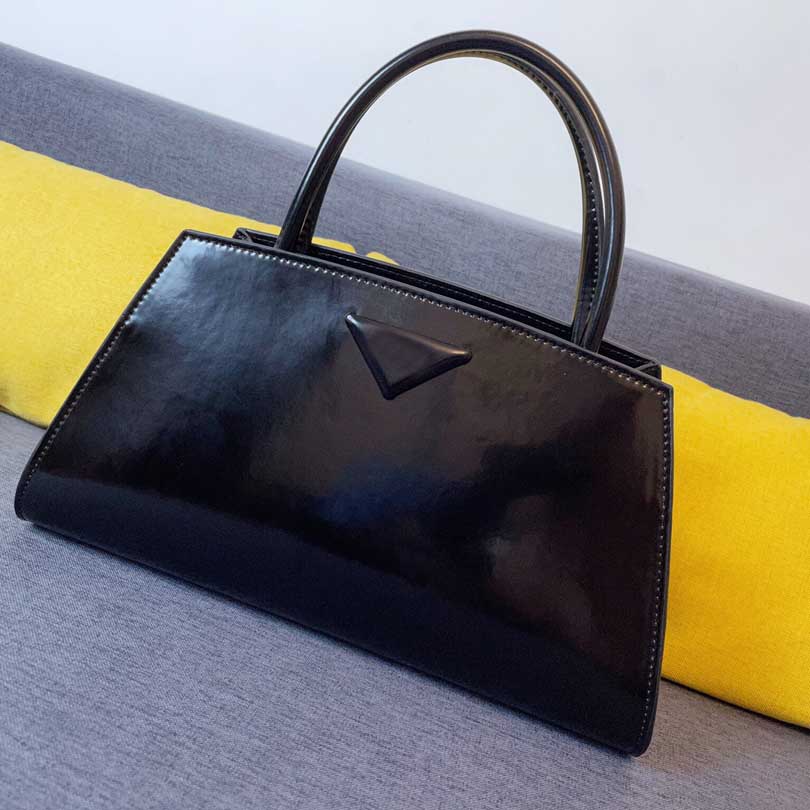 Wholesale vintage fashion solid color hand bag designer famous brand atmospheric Classic women business dinnerbag, Black
Wholesale vintage fashion solid color hand bag designer famous brand atmospheric Classic women business dinnerbag, Black