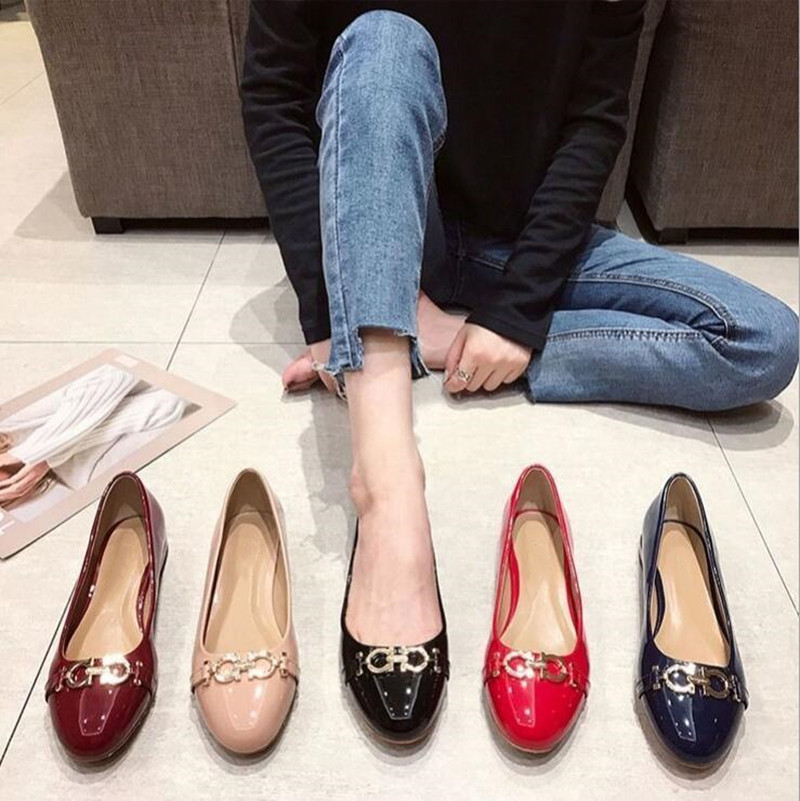 2021 Designer Luxury Womens Shoes High Heels Sandals Slippers Fashion Flat Dress Shoe Ballet Dance Leather Rubber Candy Color Jelly Wedding Party Size 35-41, Foam
2021 Designer Luxury Womens Shoes High Heels Sandals Slippers Fashion Flat Dress Shoe Ballet Dance Leather Rubber Candy Color Jelly Wedding Party Size 35-41, Foam