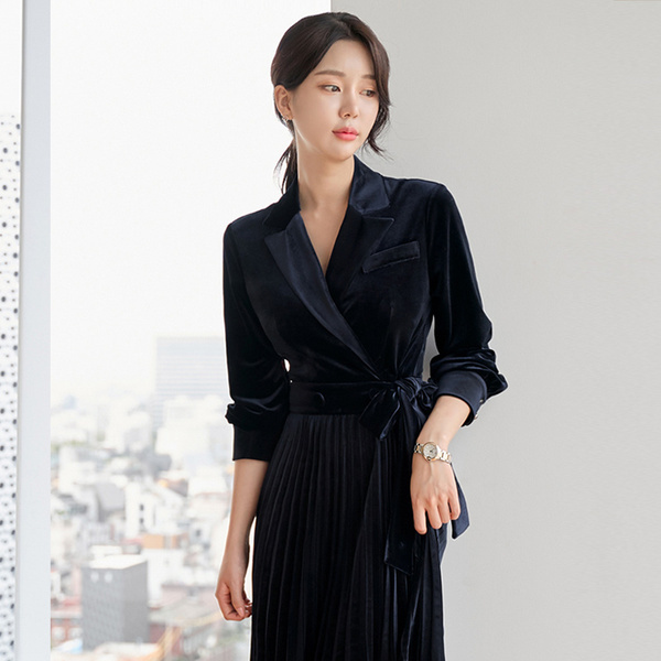 High Quality Spring Velvet Dress Women Elegant Long Sleeve Pleated Ladies Party es Casual Belted Winter Vestidos 210519