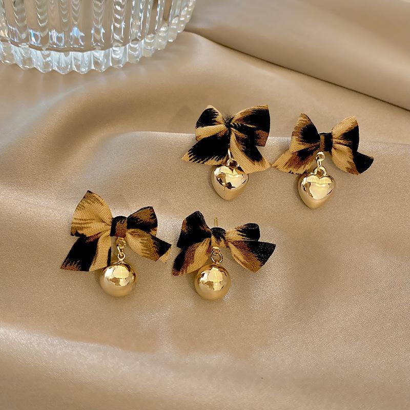 Dangle & Chandelier Arrival Fashion Drop Earrings Metal Classic Bowknot Women Elegant Heart Female Jewelry, Silver
Dangle & Chandelier Arrival Fashion Drop Earrings Metal Classic Bowknot Women Elegant Heart Female Jewelry, Silver