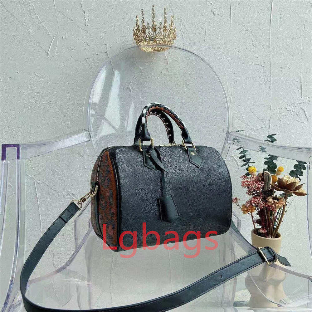 High Quality Luxury Designer Crafty ONTHEGO Tote Bag Leopard Embossed Cowhide Designers Handbags Woven Handle Ladies Purses Handbag Shoulder Bags, Shipping packaging bag
High Quality Luxury Designer Crafty ONTHEGO Tote Bag Leopard Embossed Cowhide Designers Handbags Woven Handle Ladies Purses Handbag Shoulder Bags, Shipping packaging bag