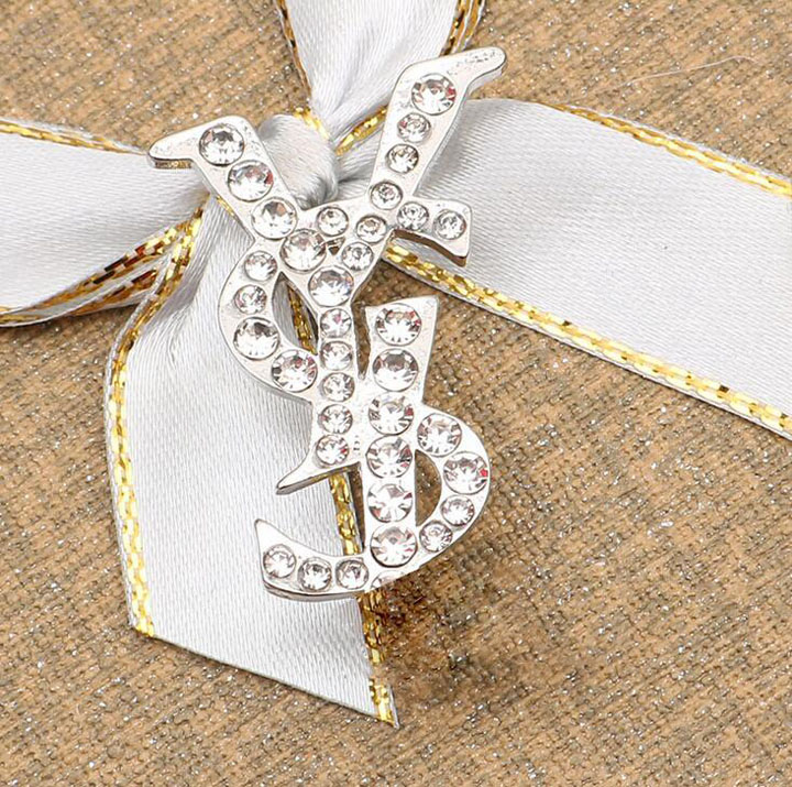 Fashion Designer Round Double Letter Gold Silver Pearl Brooch Women Pearl Rhinestone Letter Brooch Suit Laple Pin Fashion Jewelry Accessories, Gray
Fashion Designer Round Double Letter Gold Silver Pearl Brooch Women Pearl Rhinestone Letter Brooch Suit Laple Pin Fashion Jewelry Accessories, Gray
