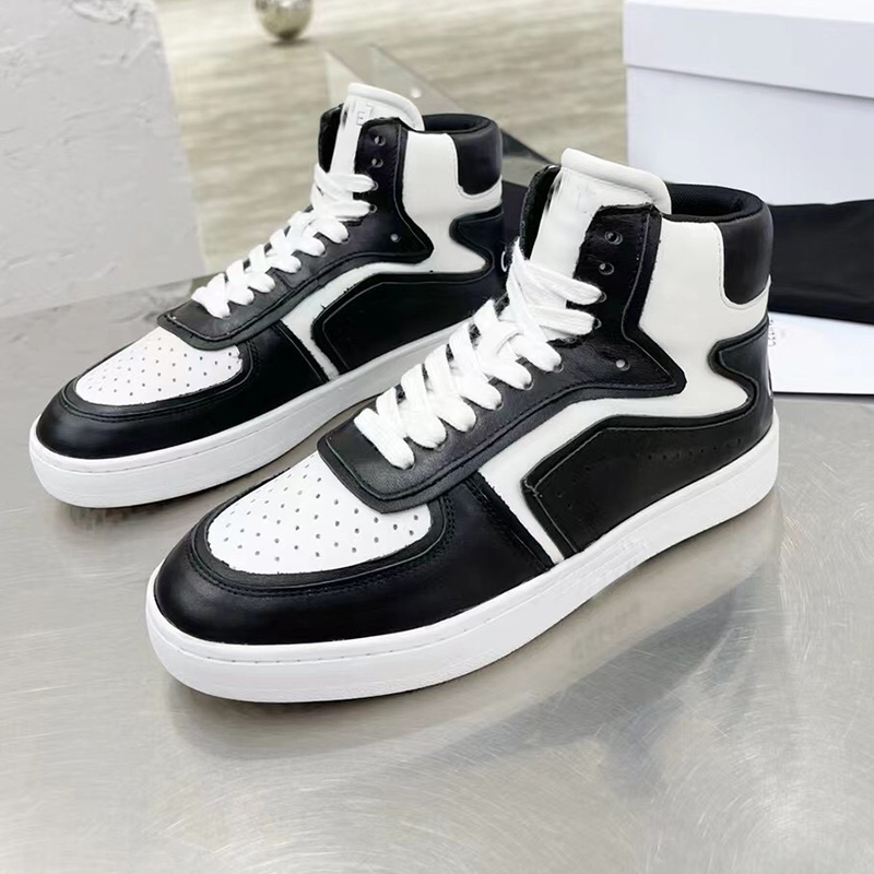 Fashion Designer Women high top Casual Boots Lace up Genuine Leather sneakers Shoes Combat Martin Boot Motorcycle Bootior Ladies flat White Shoe
Fashion Designer Women high top Casual Boots Lace up Genuine Leather sneakers Shoes Combat Martin Boot Motorcycle Bootior Ladies flat White Shoe