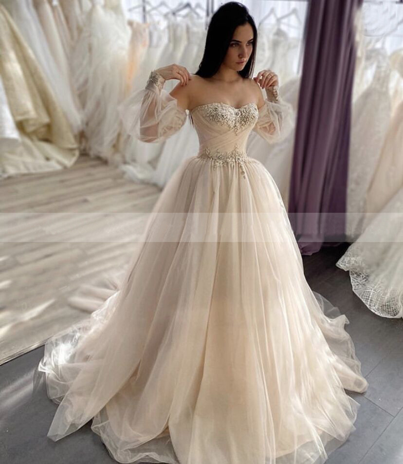 Light Champagne Tulle Wedding Dress With Detachable Long Sleeves Lace Appliques Bridal Dresses Sweep/Brush Train Custom made