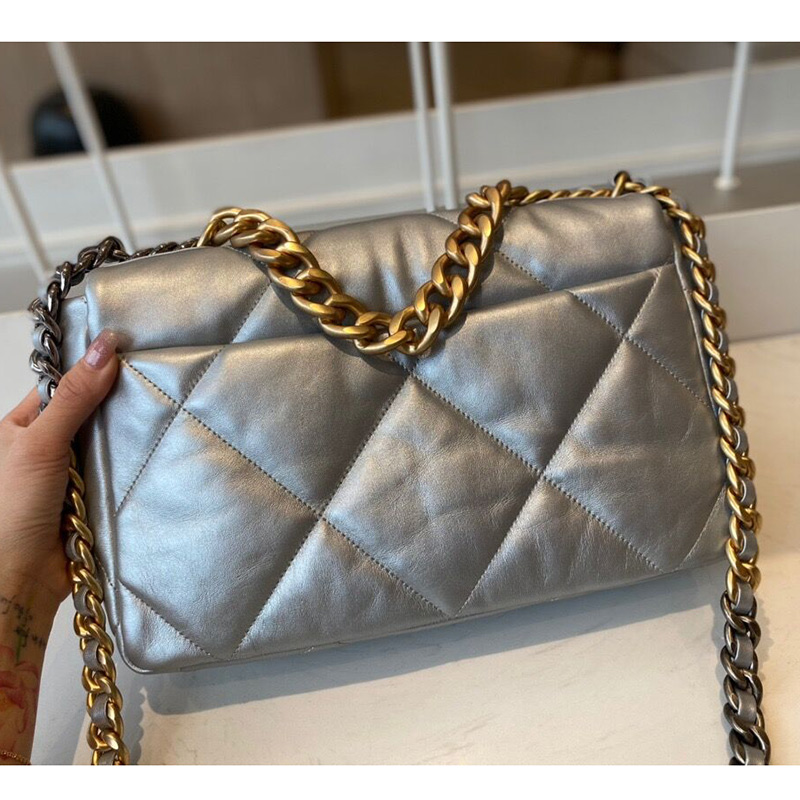 Women handbags luxury designer 19 bag top quality iridescent lambskin crossbody tote soft leather metal chain flap shoulder bags
Women handbags luxury designer 19 bag top quality iridescent lambskin crossbody tote soft leather metal chain flap shoulder bags