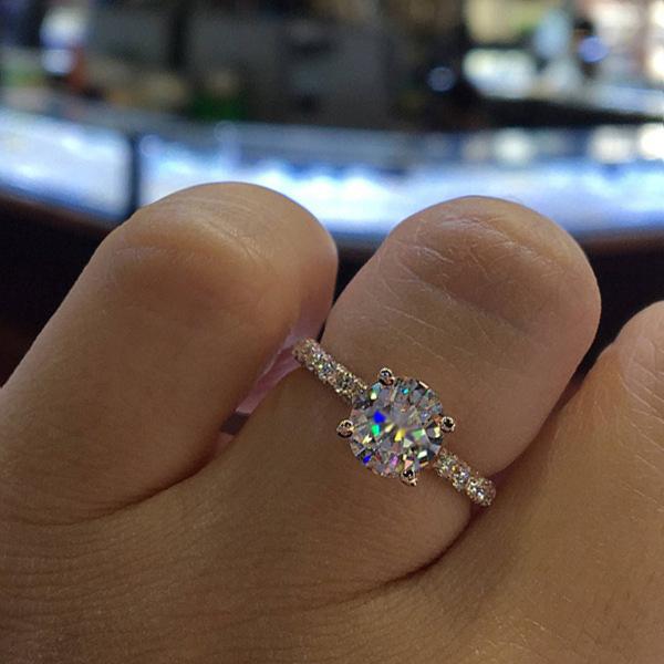 Womens Designer Ring Romantic Zircon Shining Round Stone Wedding Bridal Fashion Jewelry Engagement Rings For Women