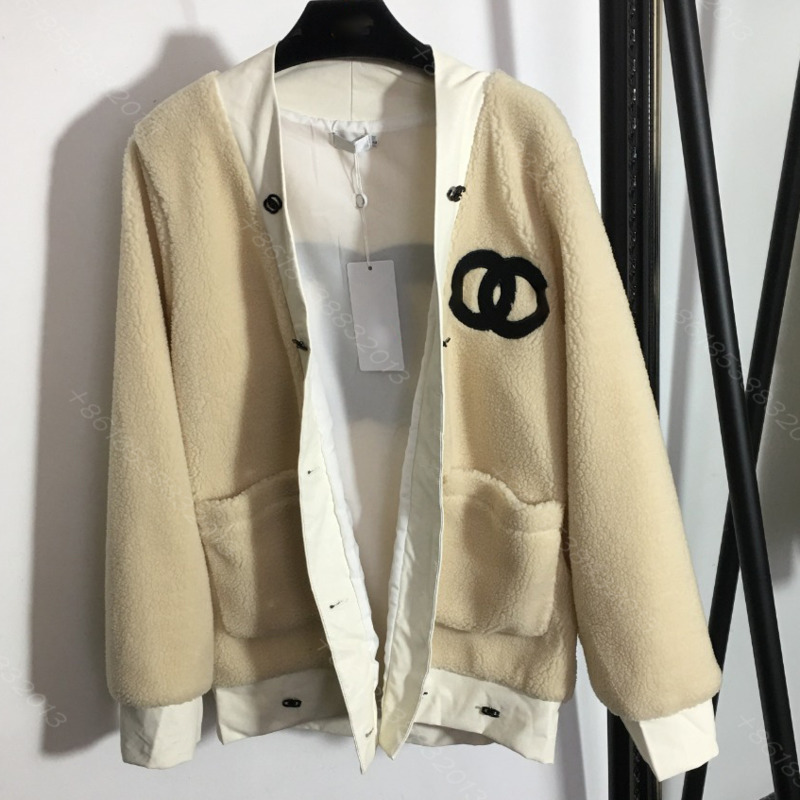 Fashion women wool sweater coat brand letter logo designer sweaters jacket cardigans winter top quality womens casual clothes, White;black
Fashion women wool sweater coat brand letter logo designer sweaters jacket cardigans winter top quality womens casual clothes, White;black