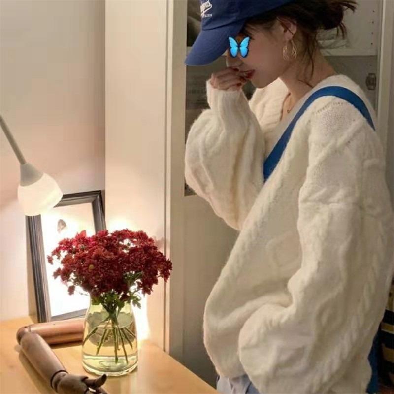 Women's Sweaters Gentle White V-neck Sweater Autumn And Winter 2021 Design Sense Loose Outerwear Lazy Style Top Kio, Picture color
Women's Sweaters Gentle White V-neck Sweater Autumn And Winter 2021 Design Sense Loose Outerwear Lazy Style Top Kio, Picture color