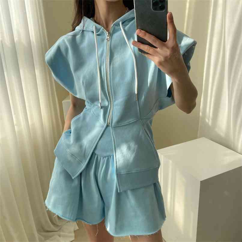 Chic Flying Sleeve Hoodes Zipper Sweashirt Coat Two piece Shorts Sets Women Summer Casual Tracksuit Female Outfits 210602, Picture color 1
Chic Flying Sleeve Hoodes Zipper Sweashirt Coat Two piece Shorts Sets Women Summer Casual Tracksuit Female Outfits 210602, Picture color 1