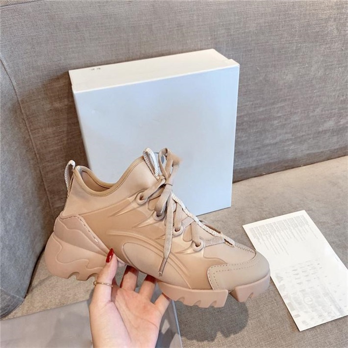 Designer Women Man Casual Shoes Fashion Winter Fall Mesh Lace Up Sports Trainers Top Quality All Size 35-46 Dance Shoe, Color6
Designer Women Man Casual Shoes Fashion Winter Fall Mesh Lace Up Sports Trainers Top Quality All Size 35-46 Dance Shoe, Color6