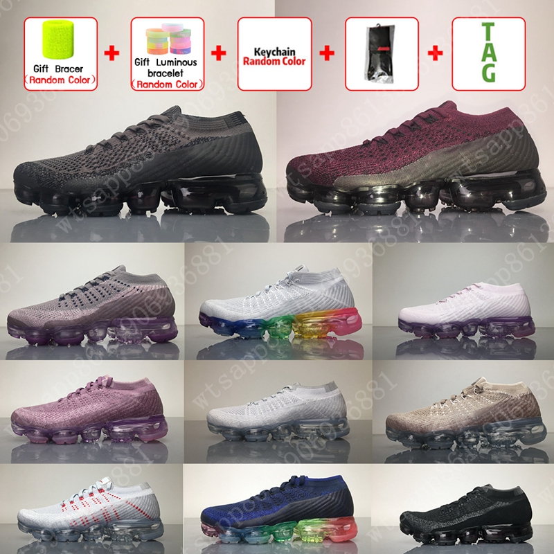 Chaussures Moc 2 Laceless 2.0 Running Shoes Triple Black Designer Mens Women Sneakers Fly White knit cushion Trainers Zapatos size 36-45, Original box
Chaussures Moc 2 Laceless 2.0 Running Shoes Triple Black Designer Mens Women Sneakers Fly White knit cushion Trainers Zapatos size 36-45, Original box